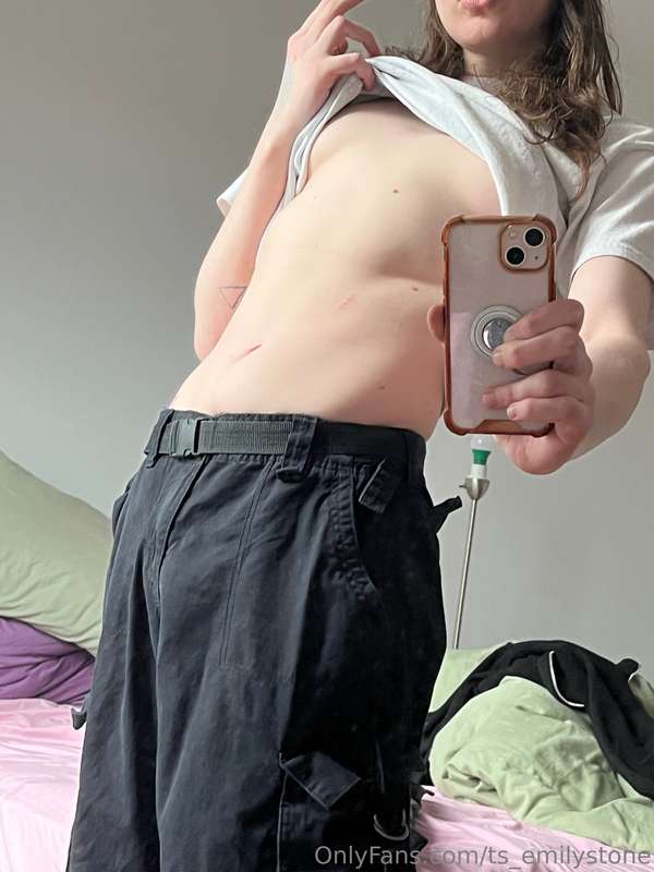 some lil body shots for your day. 💞 i have a few things for .. 2