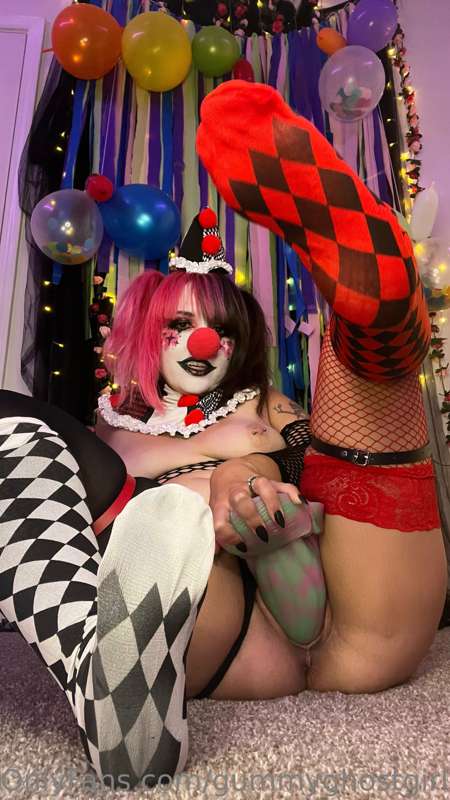 Some more clowning around with my new star performer (large .. 5
