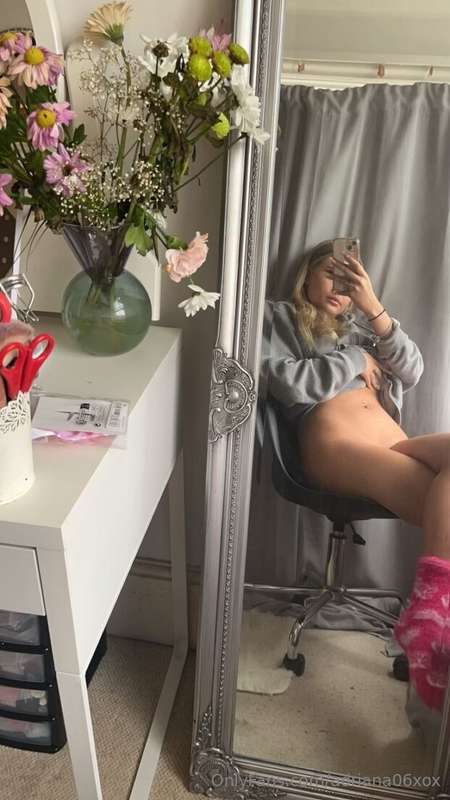 Waiting for you to cum home 🫦