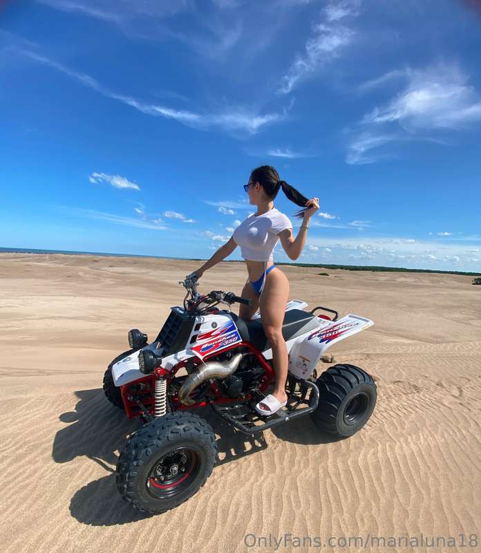 living life to the fullest 💖 this is an old photo, i'm at ho..