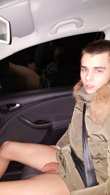 I took off my panties in a friend's car 😳🩲