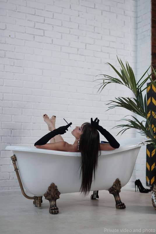 today after a long day at work I wanted to take a bath ....💦.. 1