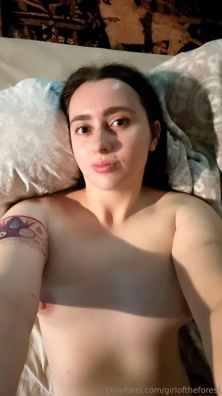 My darlings, here's some shitty post-shower pics for you. Yo.. 1