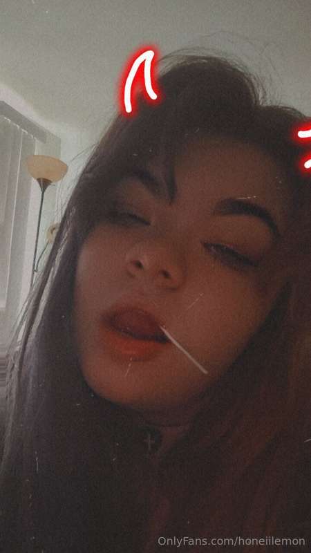 🍭 wanna lick of my lollipop?