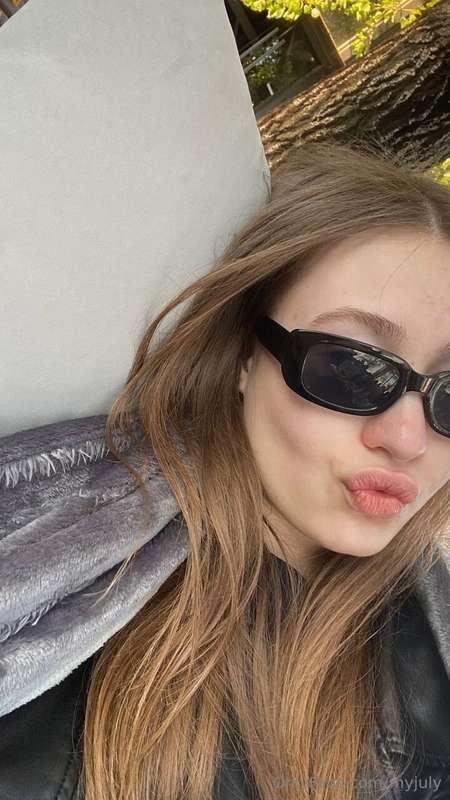 😘