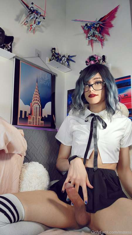 Come kick it with the nerd girl ;3 8