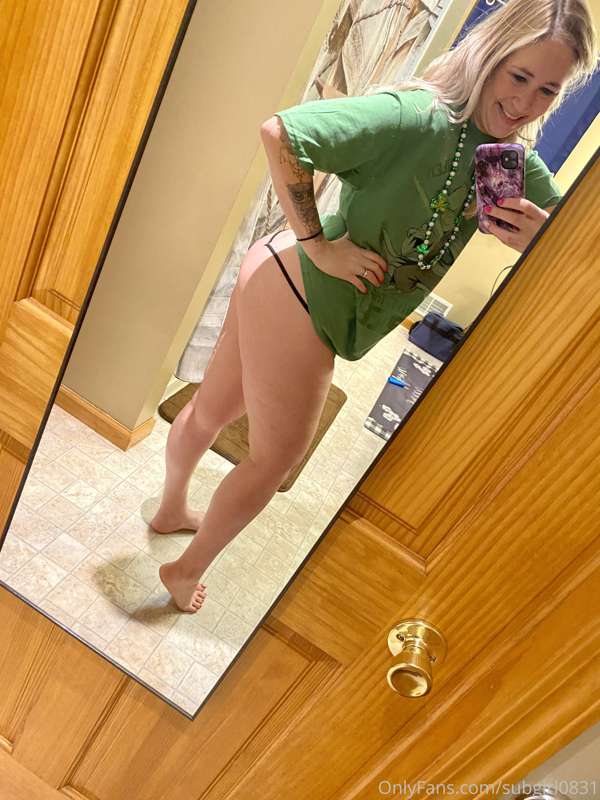 Happy Saint Patrick’s day.. can I be your lucky charm🍀 1