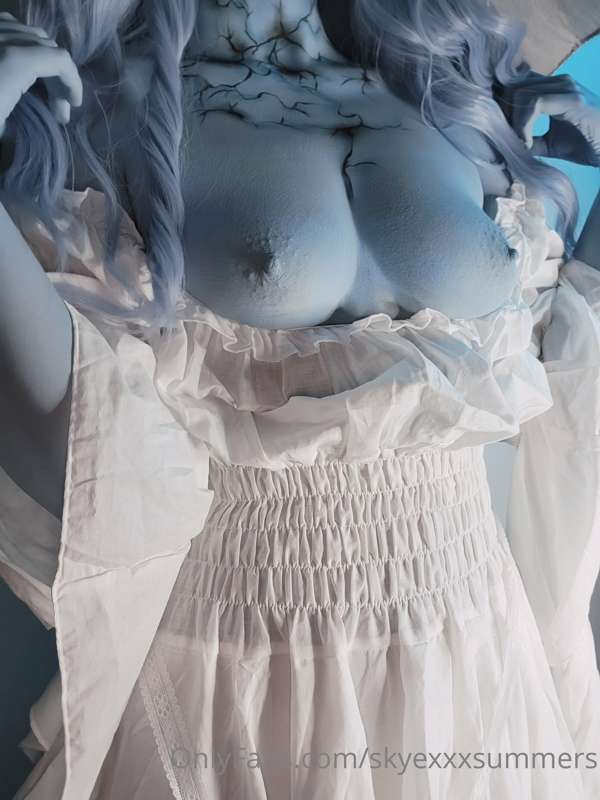 Slide over to free my nipples 😉 1