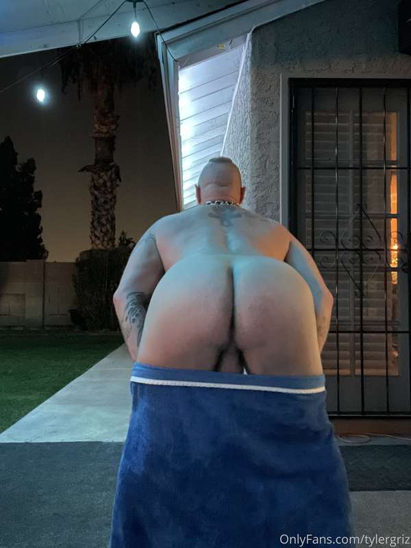 A little hot tub time……BUTT First…. 😈