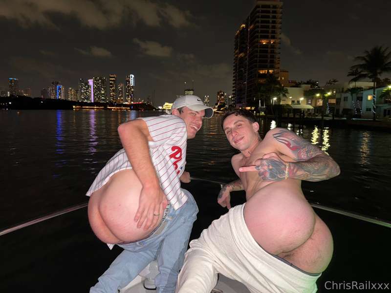 I’m in Miami with Jay reunited and I had so much fun on this.. 4