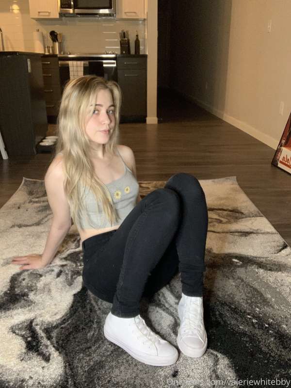 Removing my socks and shoes 💖 9