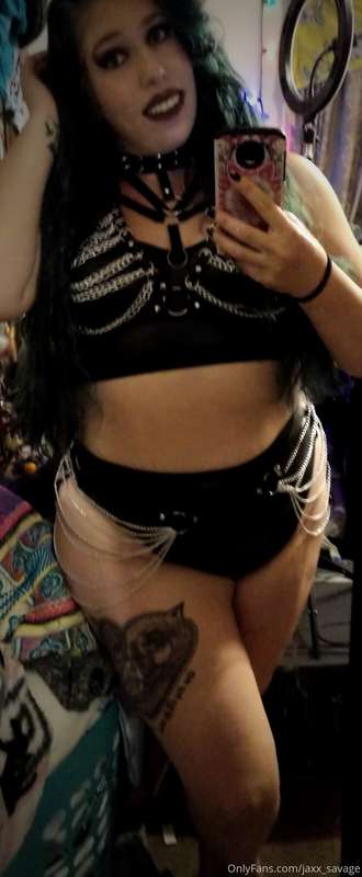 I want to be a slave I want to be your master🖤 chains and wh..
