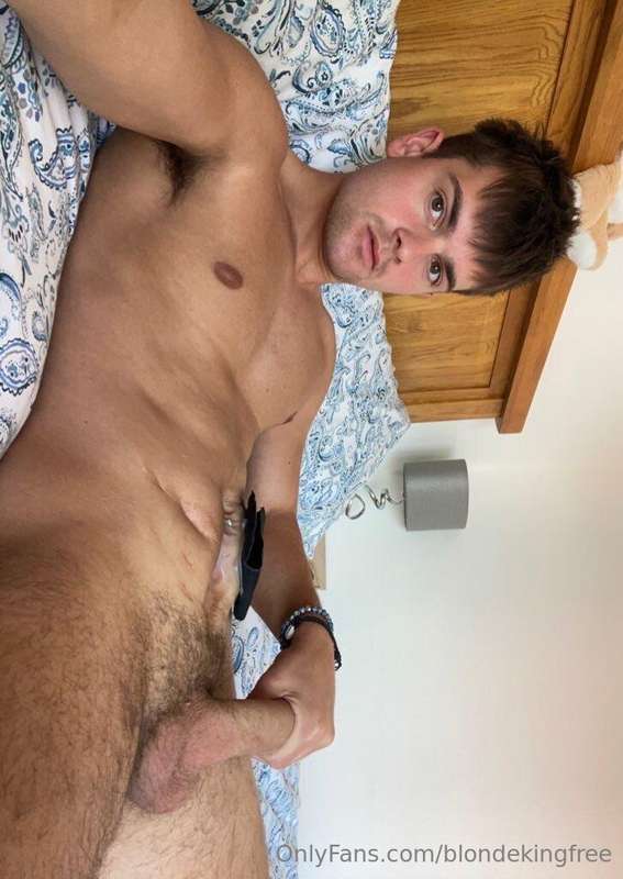 British boy leon 🌶️VIP with +1000Very naughty boy like to ge..