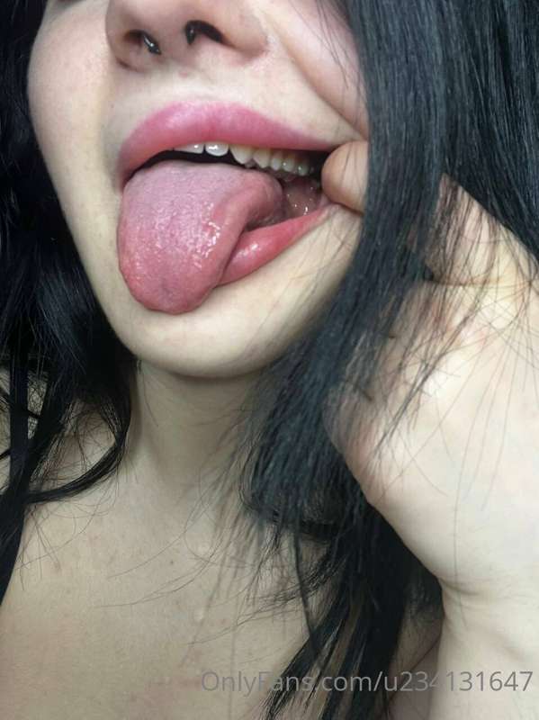 Today is the time to play with me, do you like it when a gir..