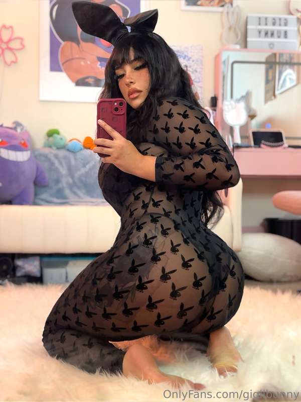 Hi! 🖤 if I was a playboy bunny. Would I be your favorite?