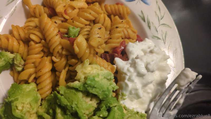 Im finally eating after getting off work, cottage cheese, av..