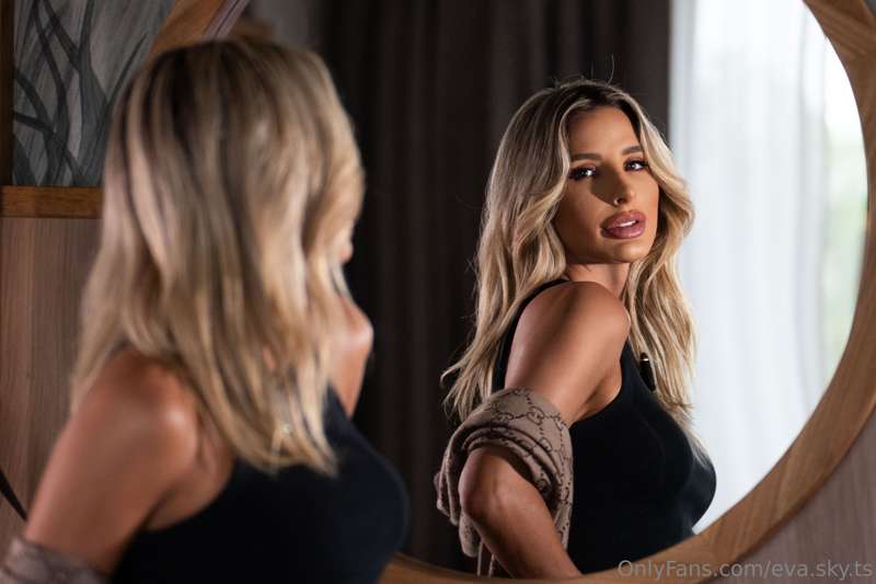 Darling, I saw how much you wanted to see my new photos 📸 So..