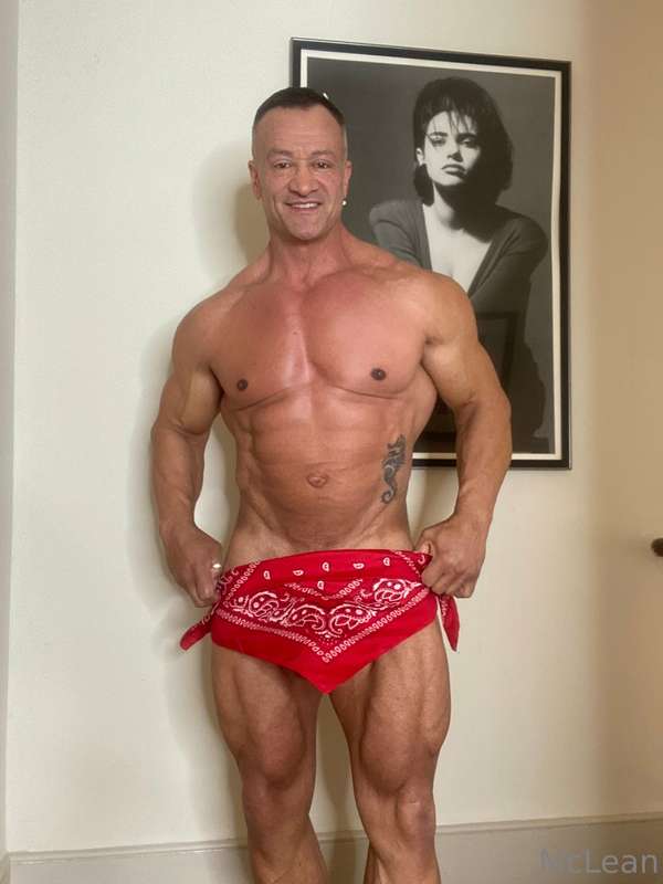 If you like this set, I’m sending you cock picks and video f.. 4