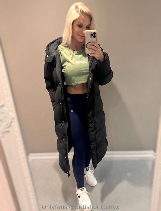 Cute enough to skip leg day, but I won’t 😉🥰 Swipe ➡️