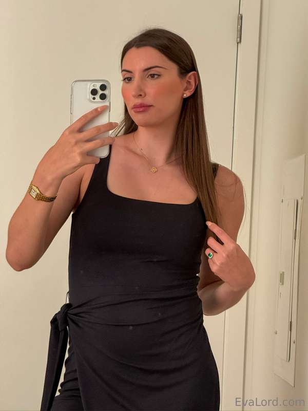 Take it out and show me you can swallow it all😜