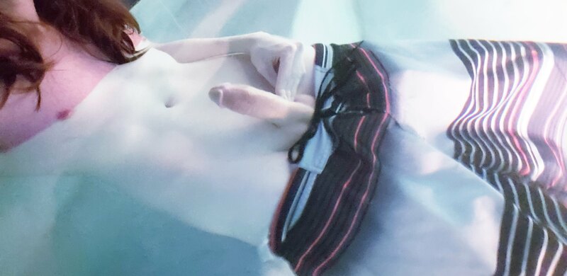 Let's take a quick swim before it's too cold ^_^ Brrr~

(6 p.. 1