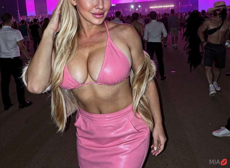 What kind of girlfriend should I be for you tonight?