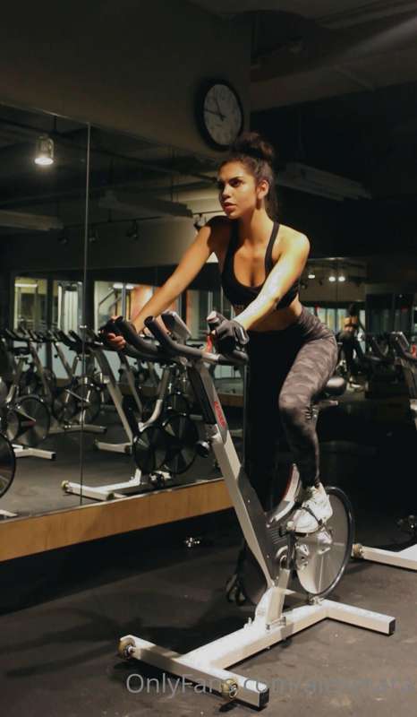 Why is cycling so good for your body and mind? 🚴🏻‍♀️
🚴🏻‍♀️ C..