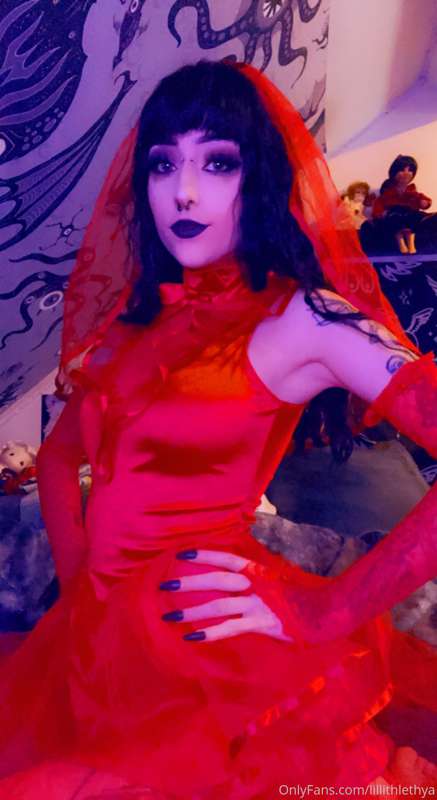💦❤️ Lydia Deetz needs help taking the dress off ❤️💦 22