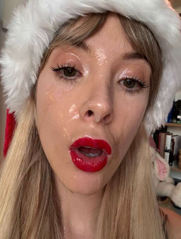 i emptied his baubles on my face ✨❤️  7
