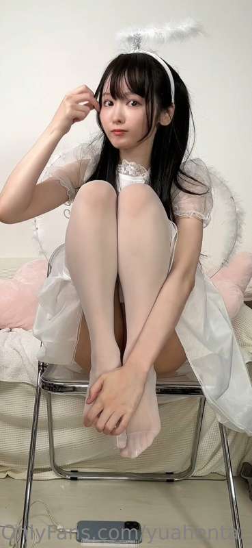 No panty angel 👼💓

I took this pussy shot from under a trans.. 1