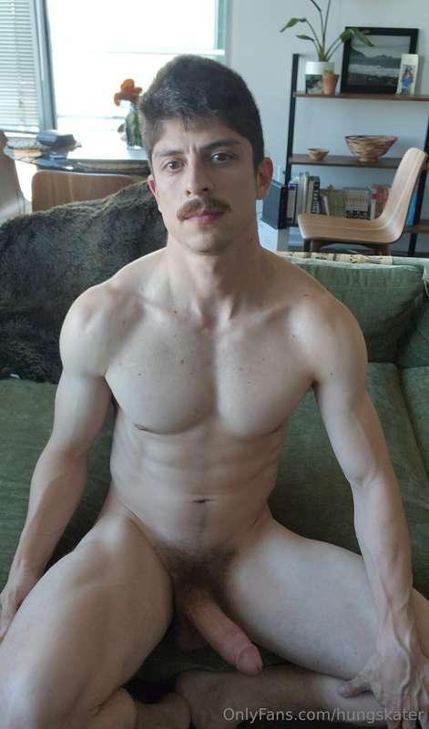 You should come over, I'm bored and horny 😈 2