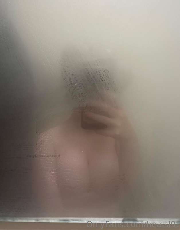 steamy showers are my fav 🤭 i’ll be sending out the uncensor.. 3