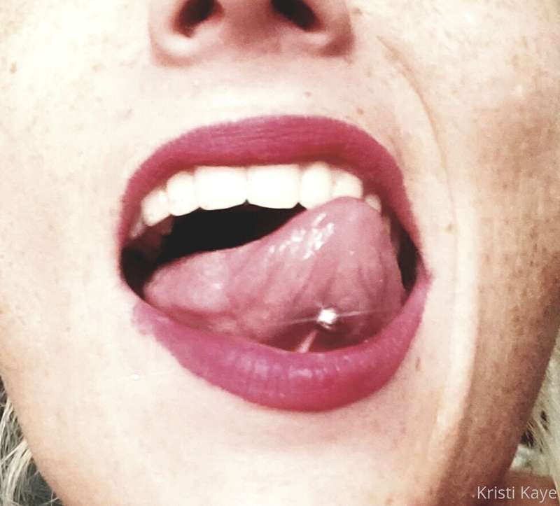 GOOD MORNING BEAUTIFUL PEOPLE ♡ Kisses.. and ....or.... lick.. 2