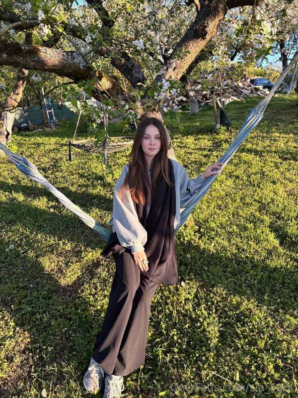 Hey babe 💕Spent some chill time in the park today 😊 I just l..