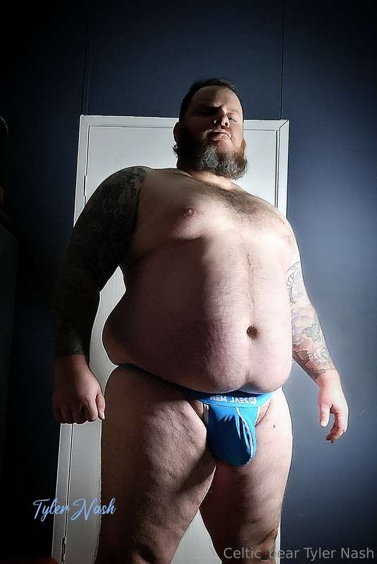 Belly and pecs with sex appeal 1
