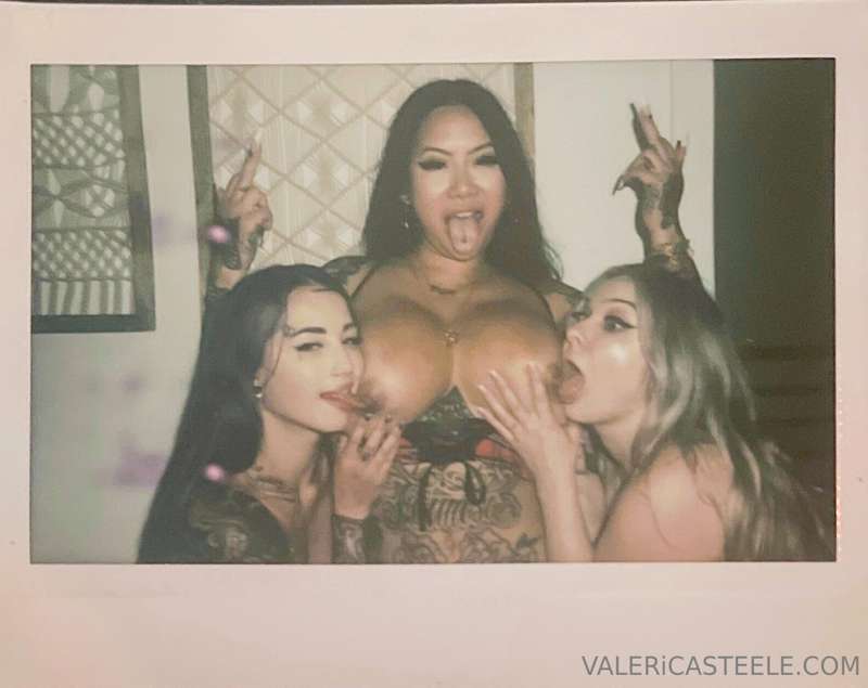 @connperignon @kaiia_eve & i on polaroid