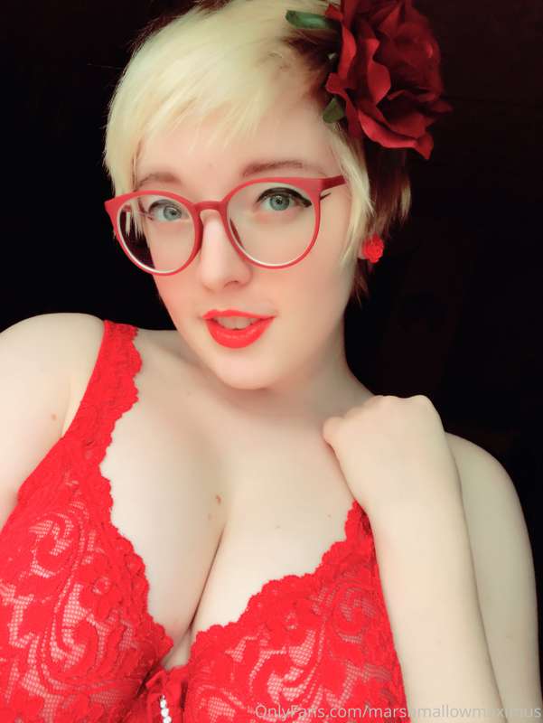 Happy Valentine's Day to all of you babes! 5