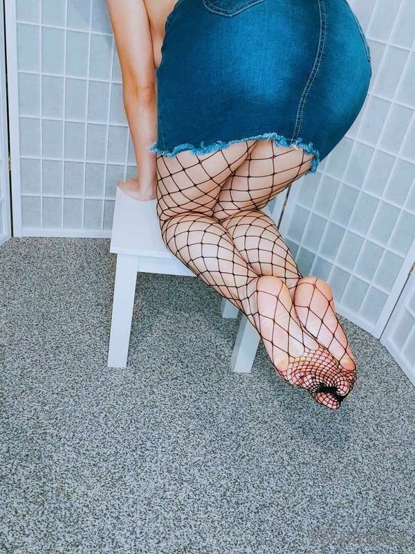 Do they look super yummy in these black fishnets? 

I love t.. 6