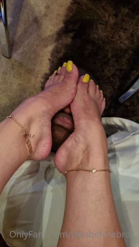 Throwback to when I attended the Bossy Paw foot party on a y.. 2