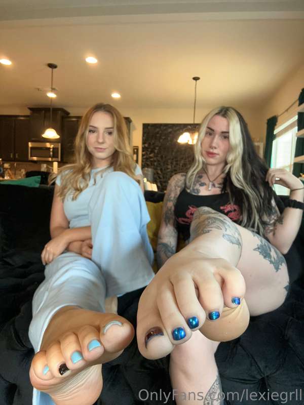 Collabing with this cutie! @gracefulgracexo 
What is some fo.. 5