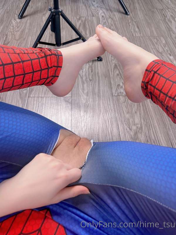 Are you down bad for this spider girl pussy? 10