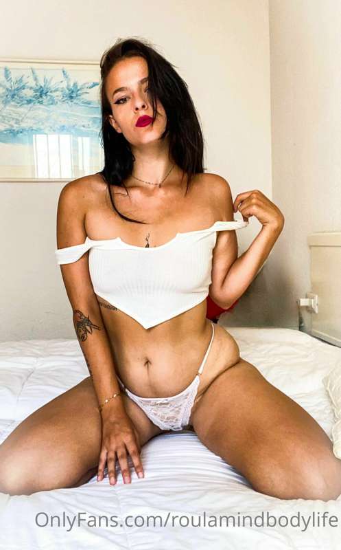 Hott 20 yr old college babe is horny and FREE🥵🥵👇🏼👇🏼
https://..