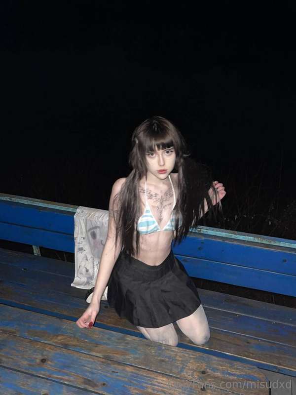 I like the unusual dark atmosphere, especially in this outfi.. 1