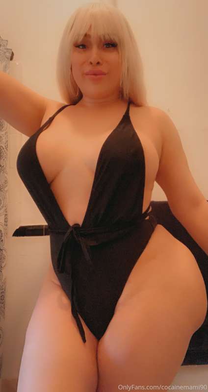 Do y’all like new bathing suit who wants to take it off ?