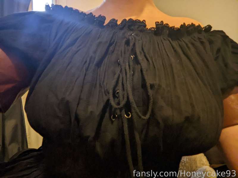 Honeycake93 - Fansly - 18 Oct, 2022