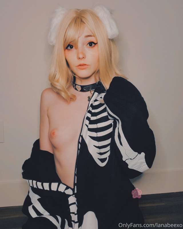 woof! ive got some fun costumes for here and tik tok and twi.. 4