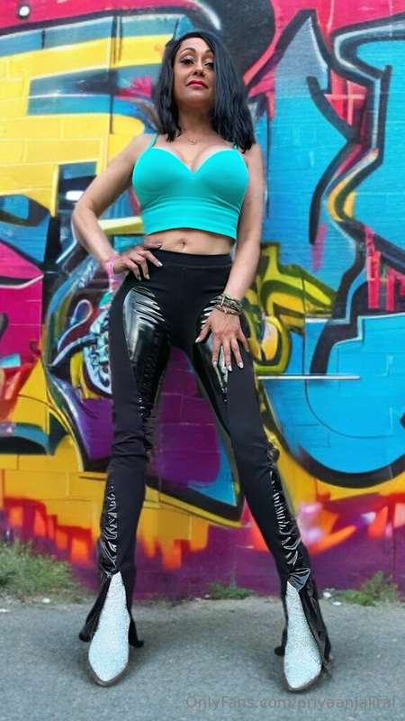 Fun at Exxxotica Chicago this past weekend. Did you attend?😘