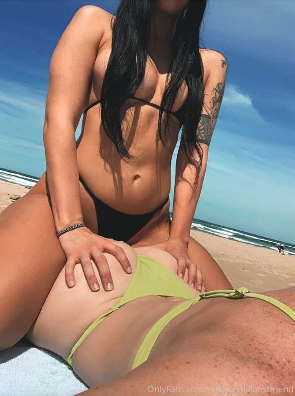 day dreaming of sitting on your dick like 👅 💭