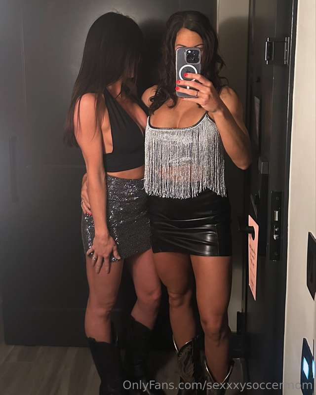 In just over one hour me and this dime @realhotwife will be ..