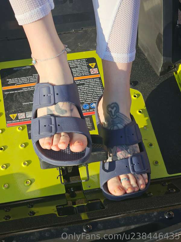 Wish I was mowing and showing off my feet instead of being a..